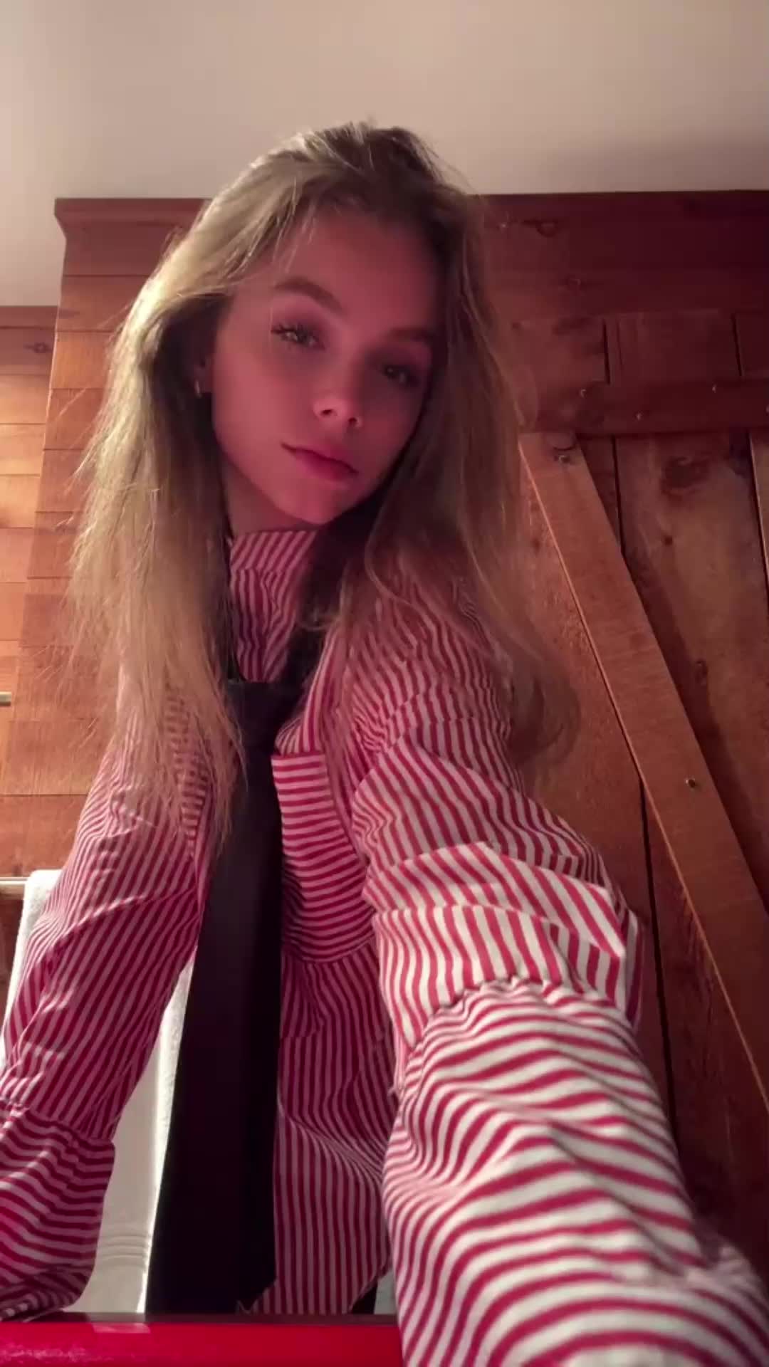 Young Teen Anna Shumate !!! New Video