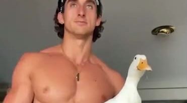 tooturnttony onlyfans leak – Show off body