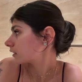 Mia Khalifa Talking And Bathing Naked